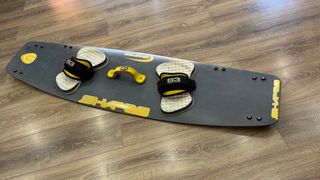 Tabla Kitesurf SHAPE 26punta  38centro x 146 cm L