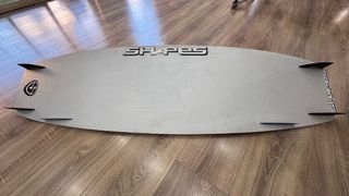 Tabla Kitesurf SHAPE 26punta  38centro x 146 cm L