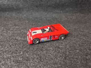 Coche de carreras Chevron GBTrack rojo