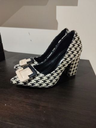 Zapatos de tacón con estampado