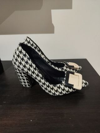 Zapatos de tacón con estampado
