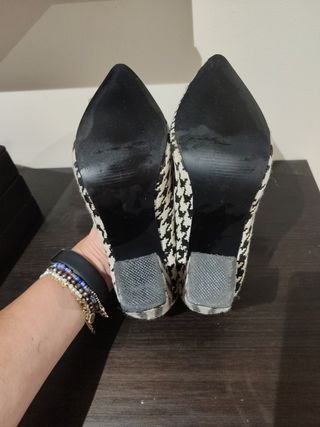 Zapatos de tacón con estampado