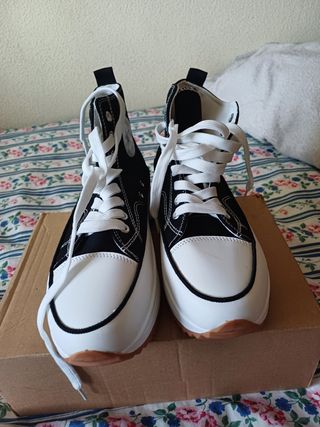 Zapatillas negras plataforma suela dentada