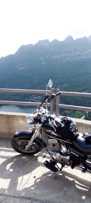 Moto Clásica Negra 125cc....