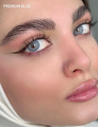 Lentillas de color azul celeste