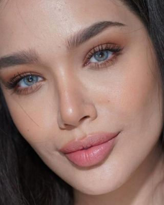 Lentillas de color azul celeste