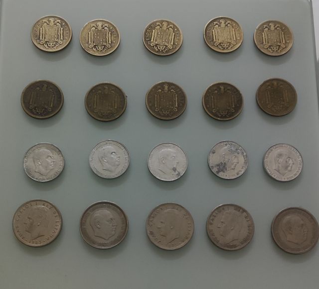 Lote 8  20 monedas antiguas