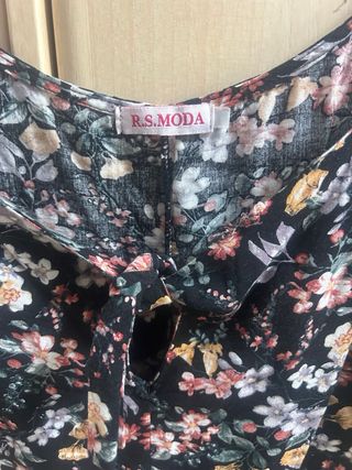 Mono corto floral de tirantes