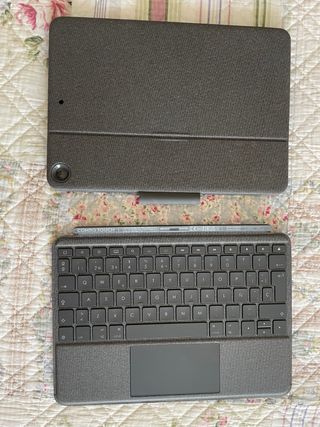 Teclado Logitech ComboTouch iPad 8