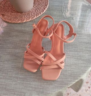 Sandalias color nude de tiras