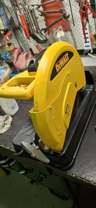 Taglierina per ferro DeWalt