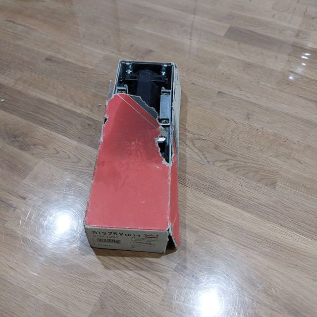 Chiudiporta a pavimento Dorma BTS 75V