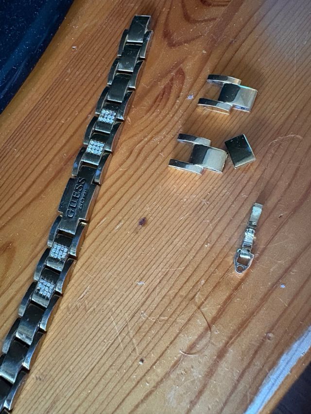 Pulsera Guess Dorada con Cristales