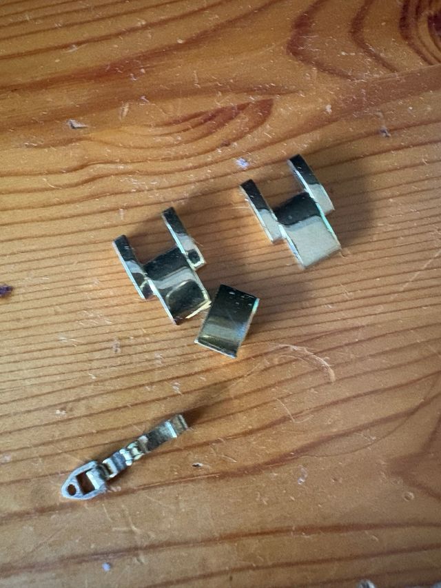 Pulsera Guess Dorada con Cristales