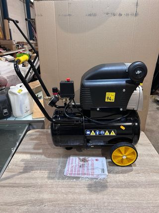 Compresor de aire Stanley FATMAX D 251/10/24S 24L