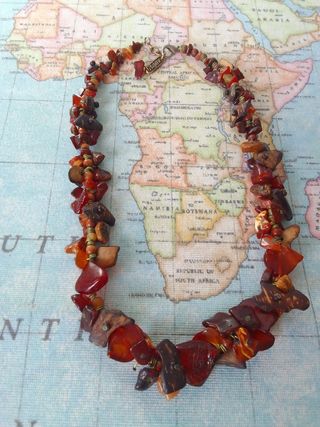 Collar ámbar, madera y vidrio