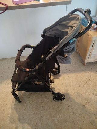 Silla de paseo Baby Monsters negra con funda