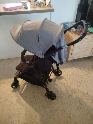 Silla de paseo Baby Monsters negra con funda