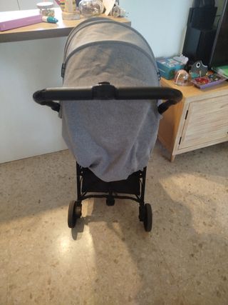 Silla de paseo Baby Monsters negra con funda