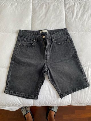 Bermuda vaquera negra Zara