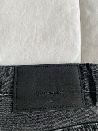 Bermuda vaquera negra Zara