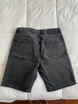 Bermuda vaquera negra Zara