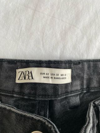 Bermuda vaquera negra Zara
