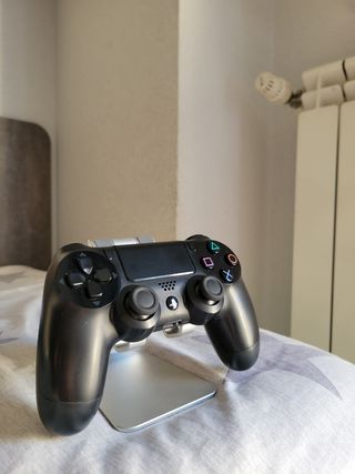 PS4 Slim Pro 1TB + Mandos