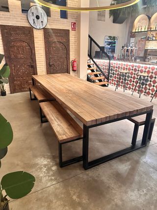 Mesa Grande Madera y Metal, muy cuidada NEGOCIABLE