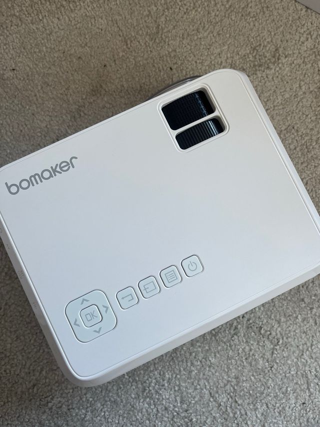 Proyector Bomaker Home Theater GC355 Blanco