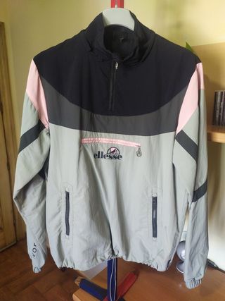Cortavientos Ellesse x Staple
