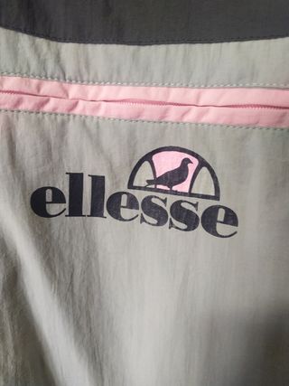 Cortavientos Ellesse x Staple