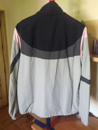 Cortavientos Ellesse x Staple