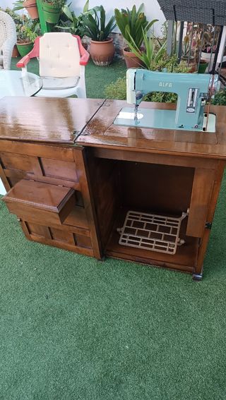 Máquina de coser Alfa