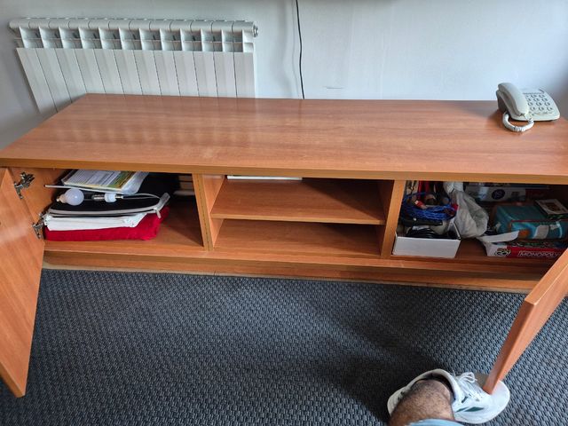 Mueble TV con cristalero