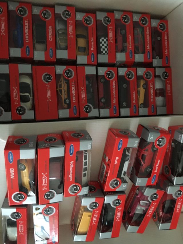 Colección 30 Coches Welly Escala 1:60