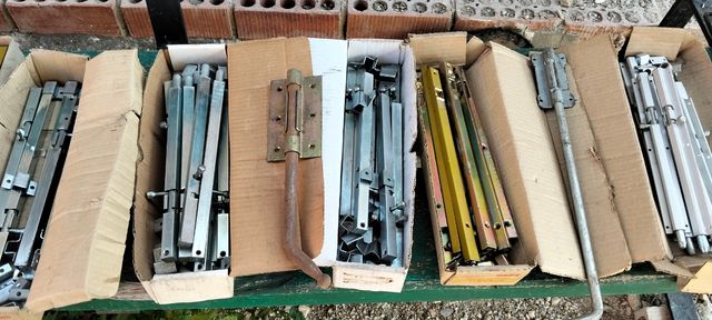 Cerrojos metálicos varias medidas