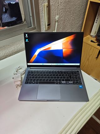 Samsung Galaxy Book4 - i5 120U 8/512GB