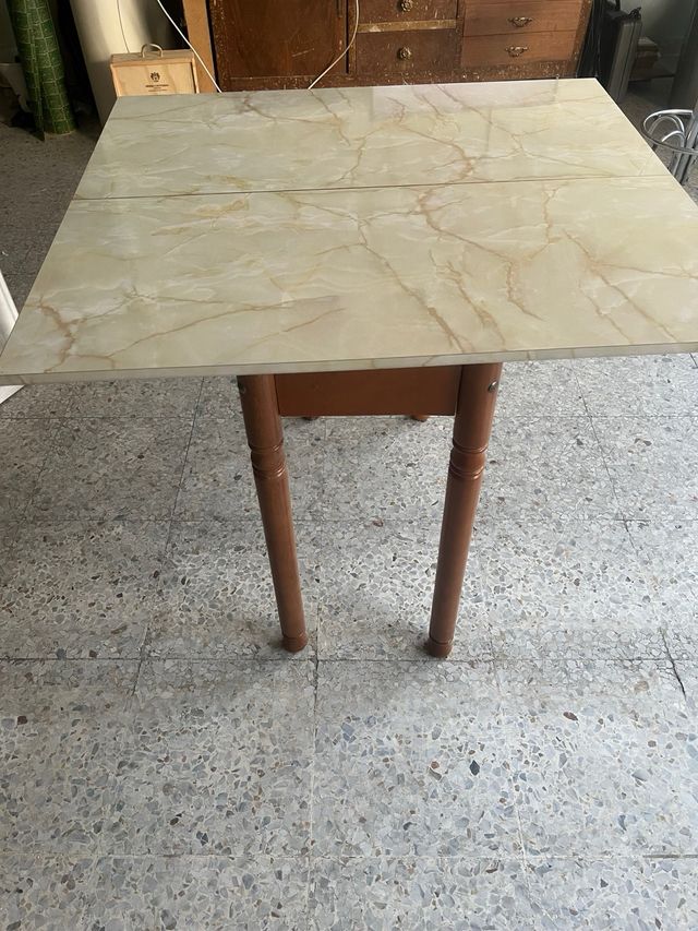 Mesa de cocina mármol y madera