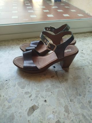 Zapatos de tacón marrones talla 40