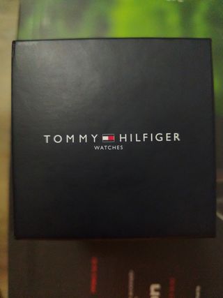 Reloj Tommy Hilfiger Gris y Plateado