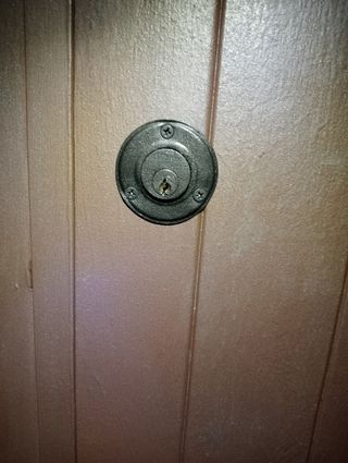 Puerta  exterior de hierro, acero.