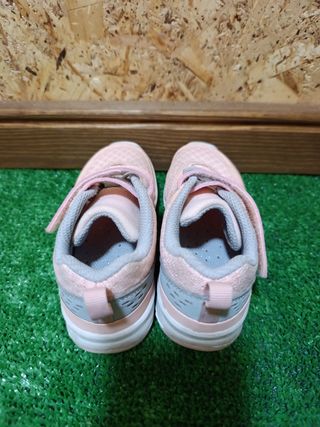 Zapatillas deportivas niña rosas