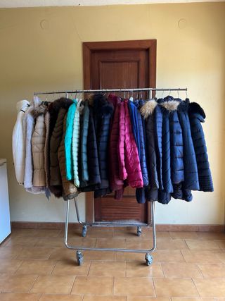 Lote de 83 abrigos de mujer