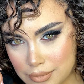 Lentillas de colores verde oliva