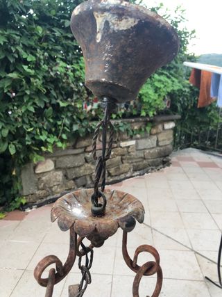 Lampadario in ferro battuto