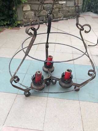 Lampadario in ferro battuto