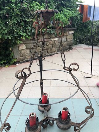 Lampadario in ferro battuto