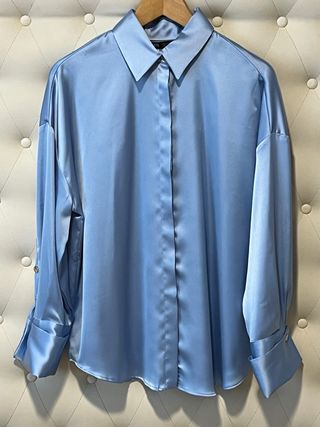 Camisa de seda azul