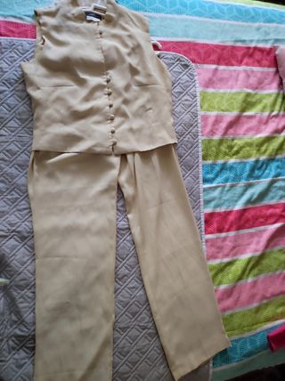 Conjunto Zara Beige Chaleco y Pantalón